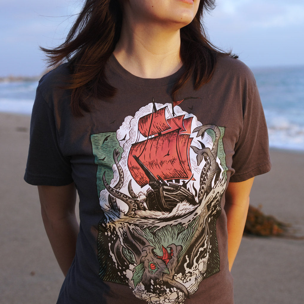 トップス Alexander McQueen pirate ship T-shirt Sea Of Thieves - The Kraken T-Shirt - Eighty Sixed